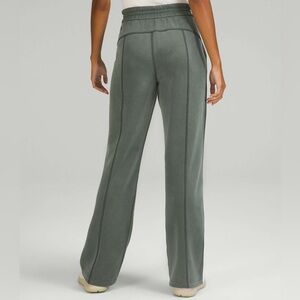 EUC Lululemon Softstreme High-Rise Pant in Smoked Spruce size 12